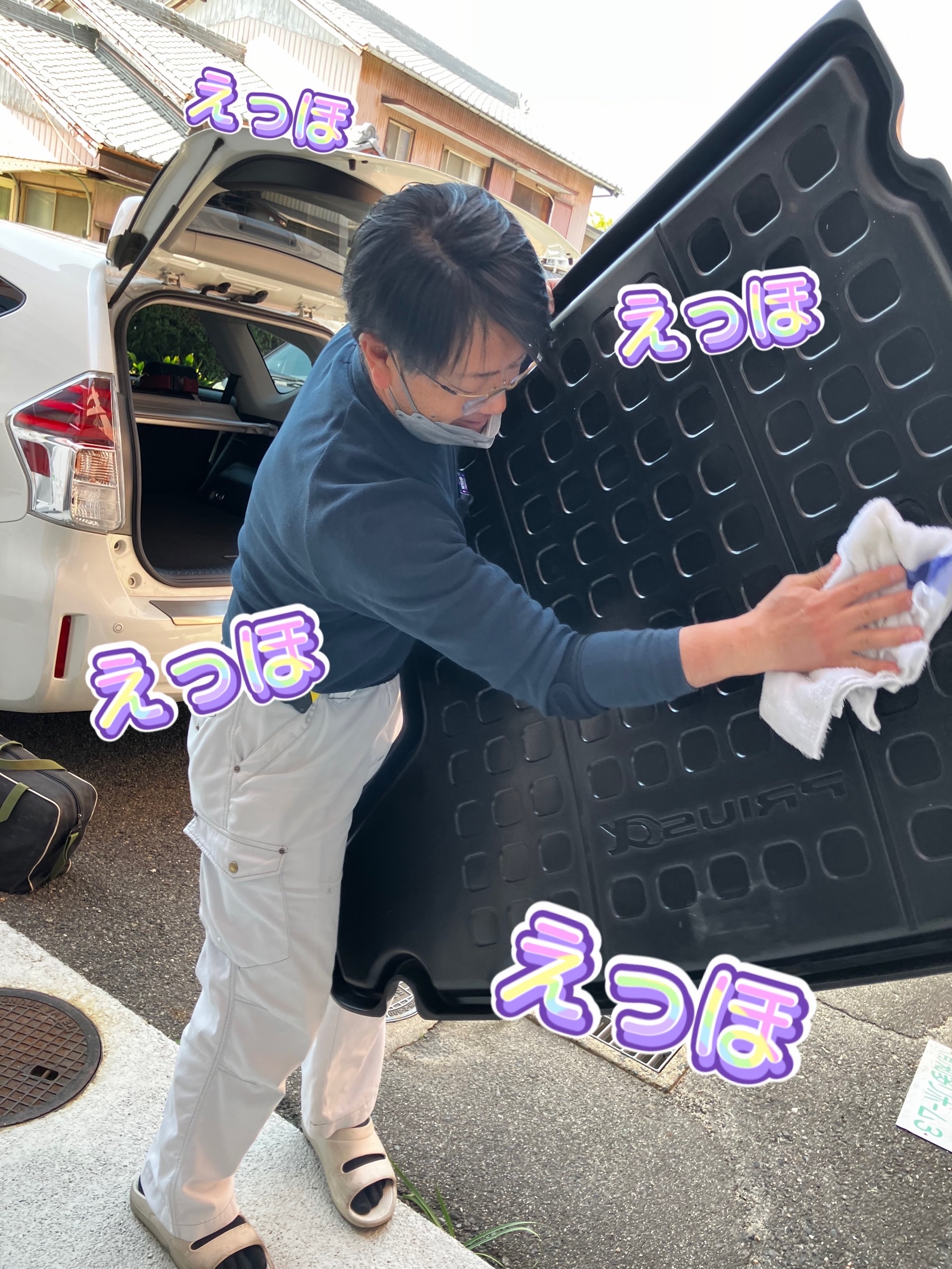何やら作業中の社長を盗撮🎥 画像