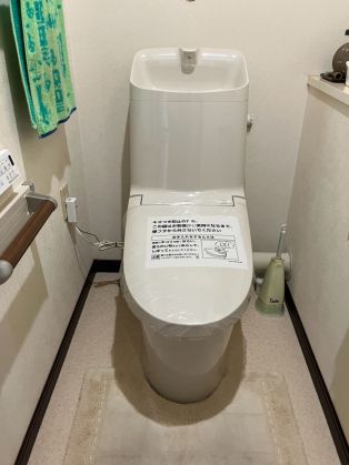 常滑市 H様邸 マンショントイレ床修繕及び便座交換🚽ベランダクリーニング🚿 アイキャッチ画像