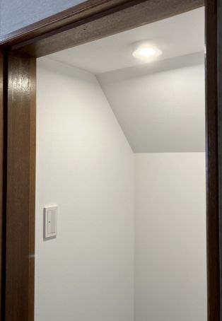 美浜町 O様邸 階段下収納改修💡 アイキャッチ画像