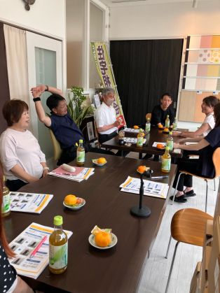 社内セミナー開催🧘 腸活の仕方や、デスクワークの頭痛•肩こり改善 アイキャッチ画像