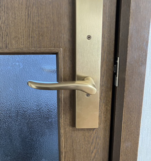 ドアノブ交換及び引戸レール取付工事 アイキャッチ画像